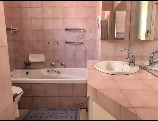 2 BEDROOM RETIREMENT UNIT FOR SALE IN BROMHOF
